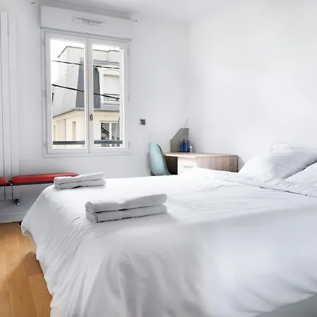 Apartment Convenient 2br Near Subway Noisy-le-Grand
