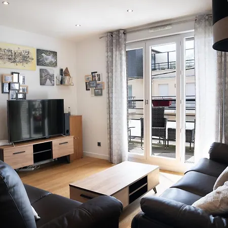 Convenient 2br Near Subway