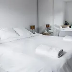 Convenient 2br Near Subway *