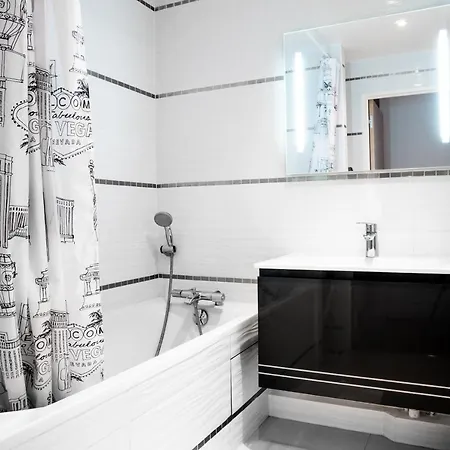 Convenient 2br Near Subway Apartamento