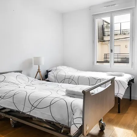 Convenient 2br Near Subway Apartment Noisy-le-Grand